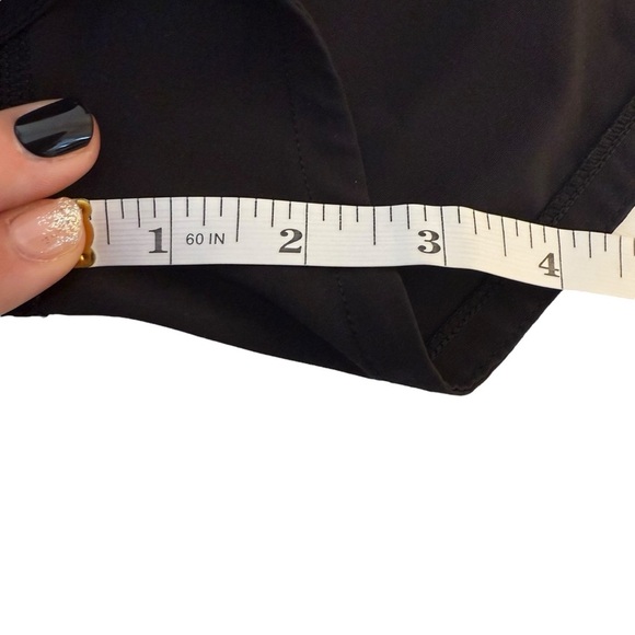 Lululemon Speed Up Shorts Black Lined 2.5" Women's Size 8 Athletic Fitness Gym - Picture 11 of 13